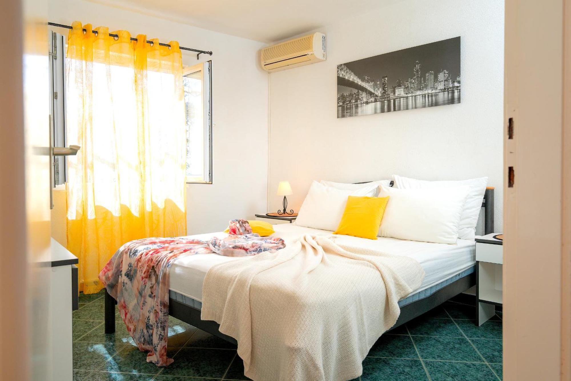 Apartments Lucic Hvar Town Exterior photo
