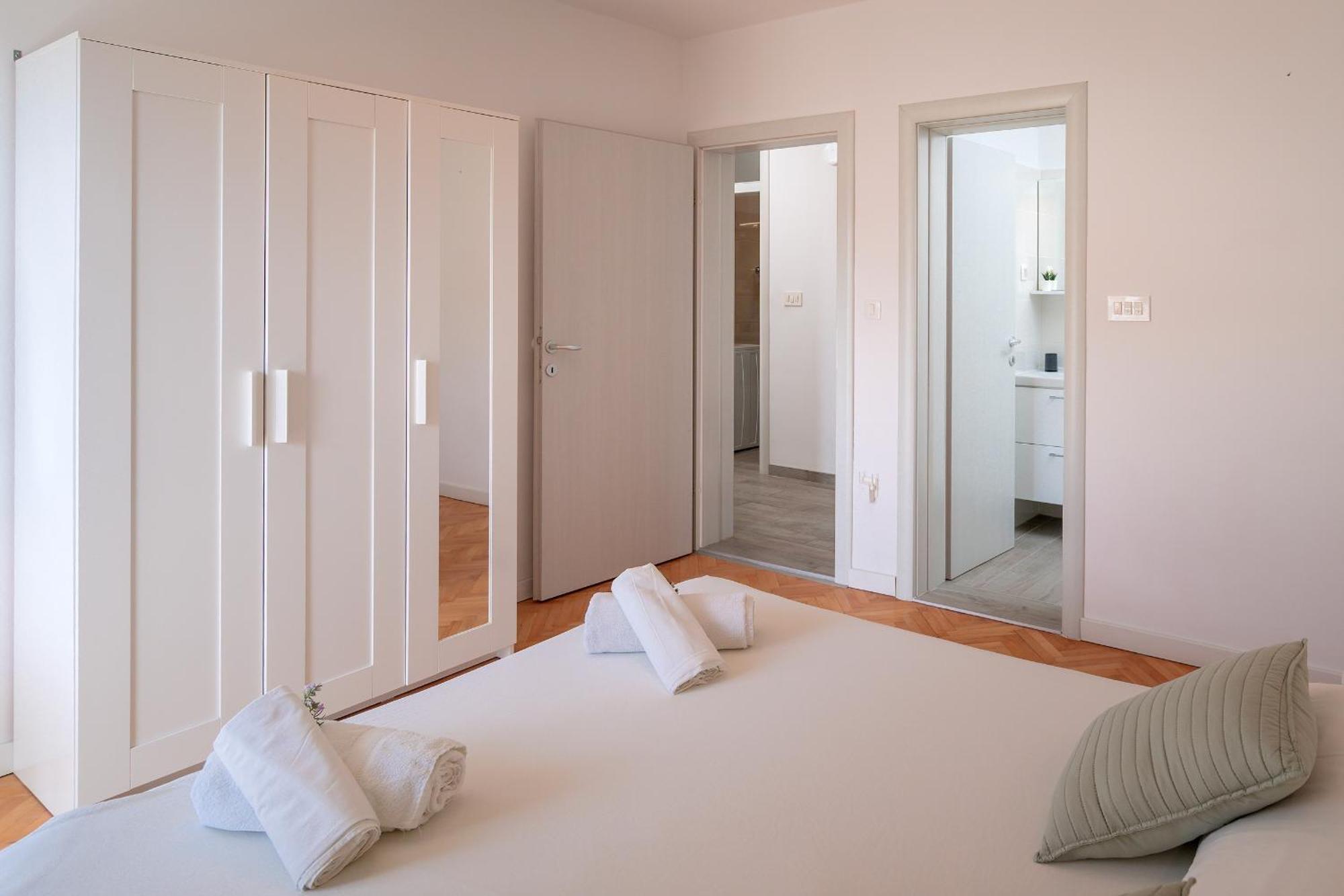 Apartments Lucic Hvar Town Exterior photo